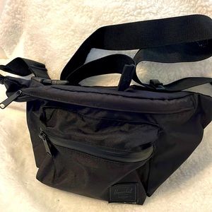 Herschel waist pouch